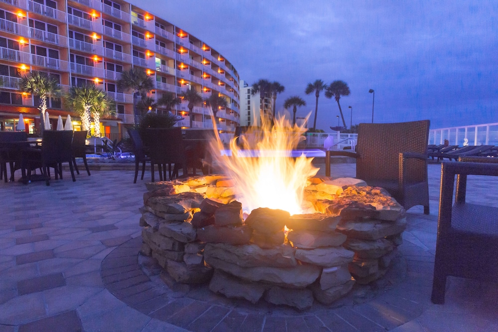 Holiday Inn Resort Daytona Beach Oceanfront by IHG — Hotel building in Daytona Beach, Florida