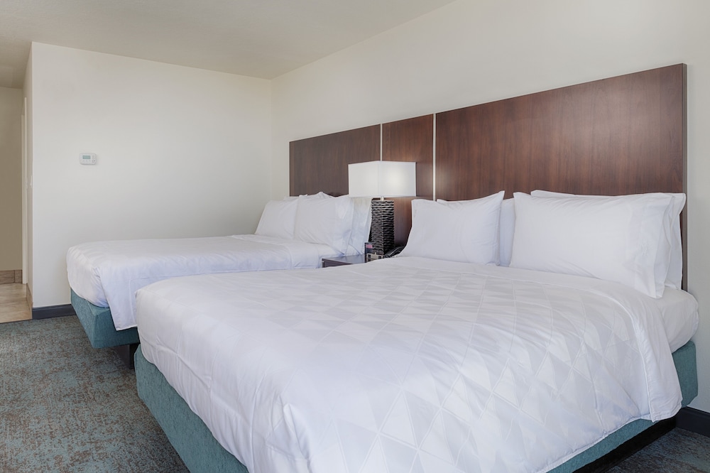 Holiday Inn Resort Daytona Beach Oceanfront by IHG — Hotel rooms in Daytona Beach, Florida
