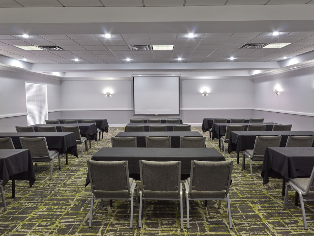 Holiday Inn Resort Daytona Beach Oceanfront by IHG — Hotel building in Daytona Beach, Florida