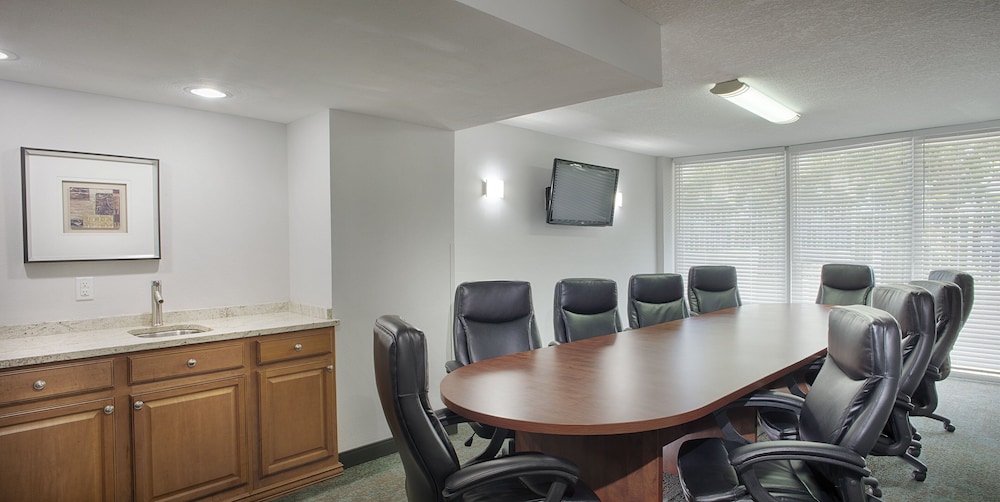 Holiday Inn Resort Daytona Beach Oceanfront by IHG — Hotel building in Daytona Beach, Florida