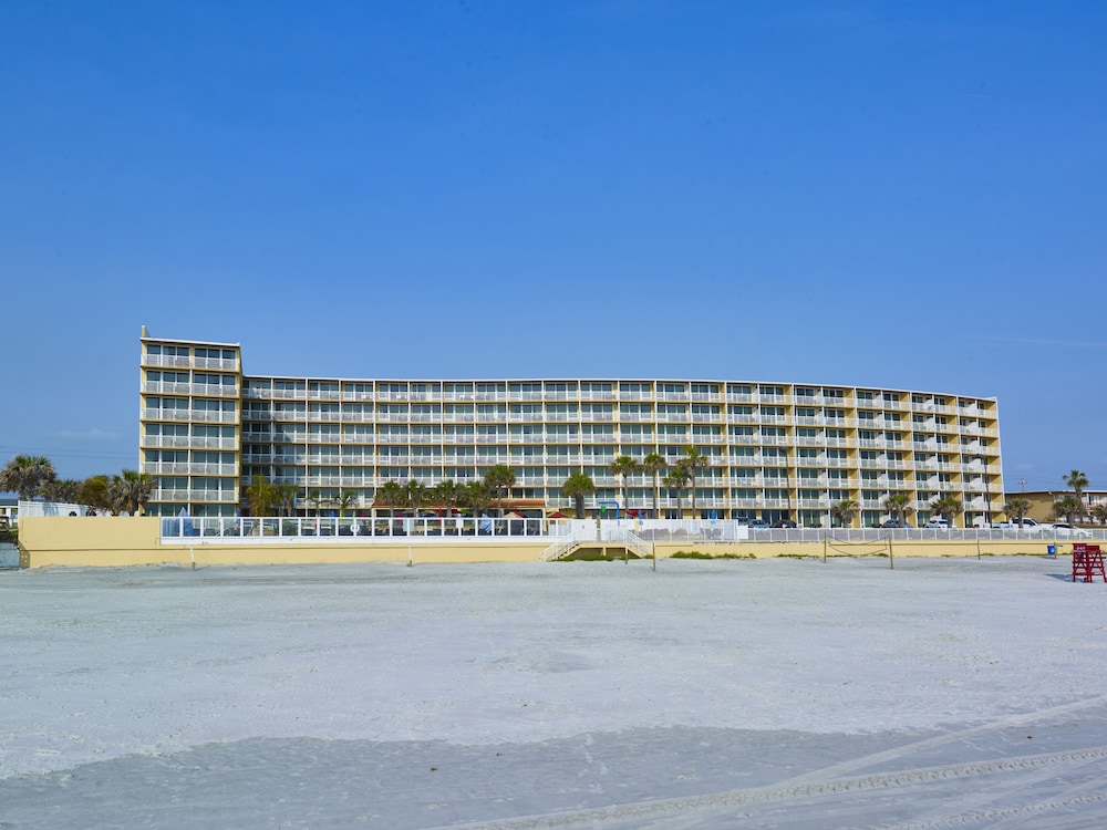 Holiday Inn Resort Daytona Beach Oceanfront by IHG — Hotel building in Daytona Beach, Florida
