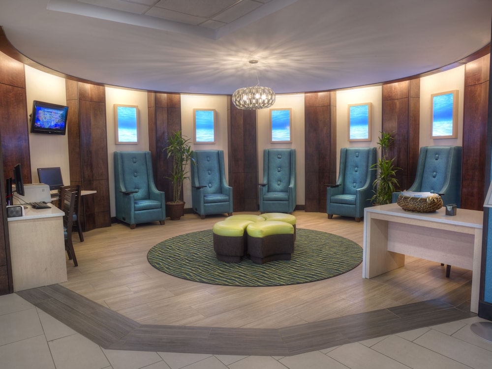 Holiday Inn Resort Daytona Beach Oceanfront by IHG — Hotel building in Daytona Beach, Florida