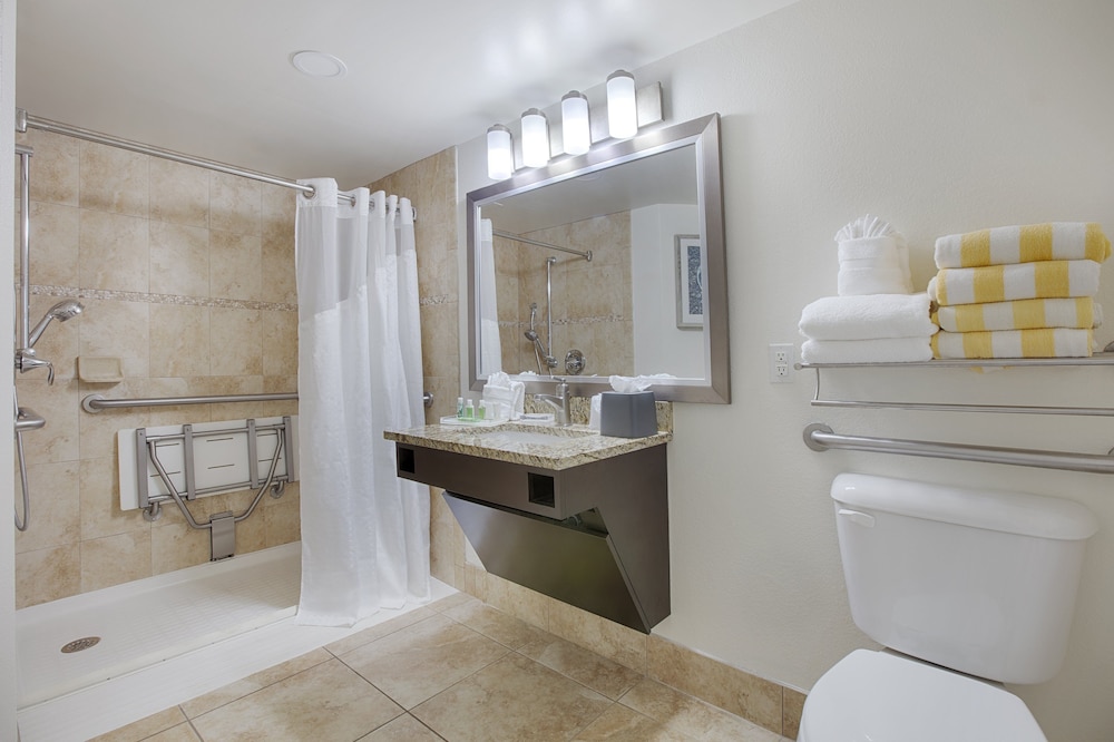 Holiday Inn Resort Daytona Beach Oceanfront by IHG — Hotel rooms in Daytona Beach, Florida