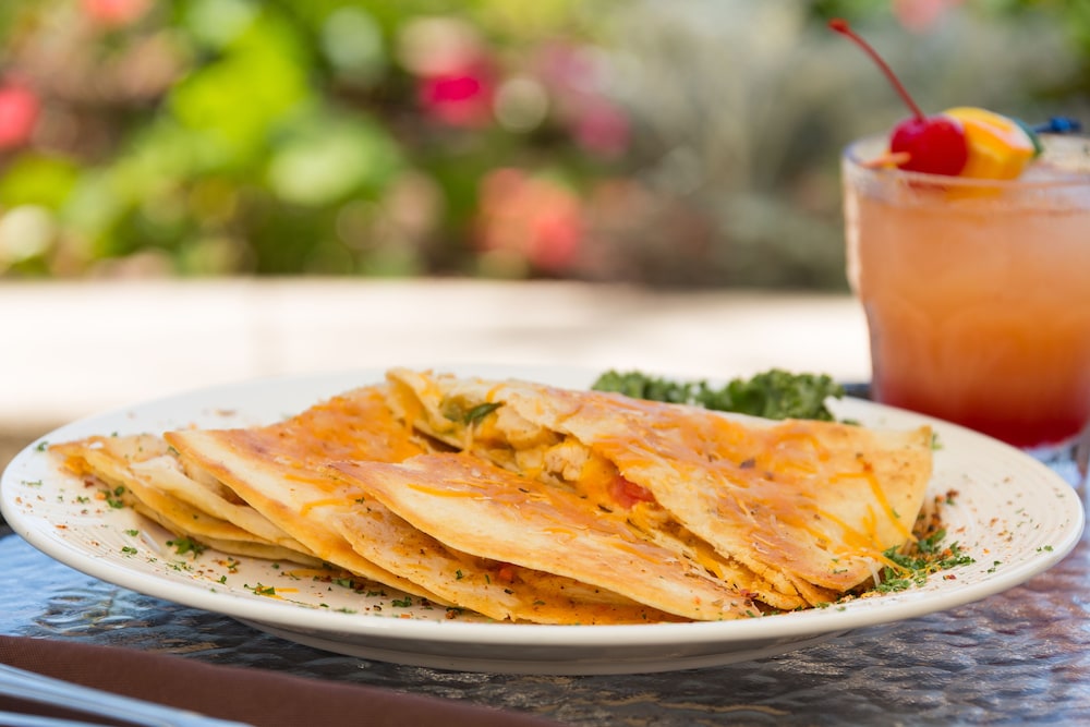 Holiday Inn Resort Daytona Beach Oceanfront by IHG — Restaurant & bars in Daytona Beach, Florida