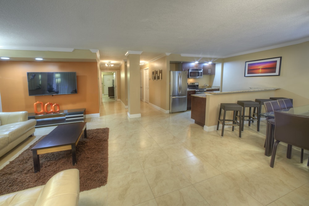 Holiday Inn Resort Daytona Beach Oceanfront by IHG — Hotel rooms in Daytona Beach, Florida
