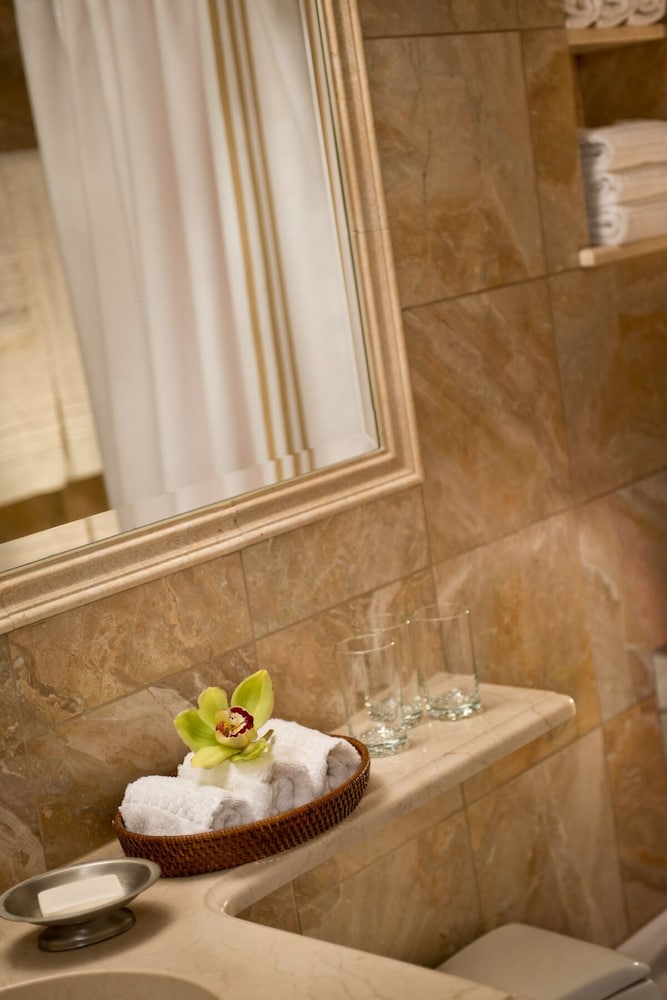 The Kimberly Hotel — Hotel rooms in New York City, New York State