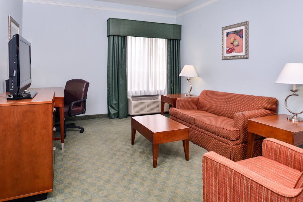 Holiday Inn Express Tampa N I-75 - University Area by IHG — Hotel rooms in Tampa, Florida