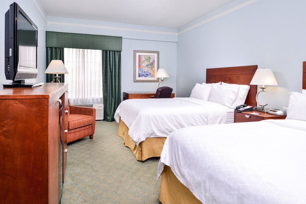 Holiday Inn Express Tampa N I-75 - University Area by IHG — Hotel rooms in Tampa, Florida