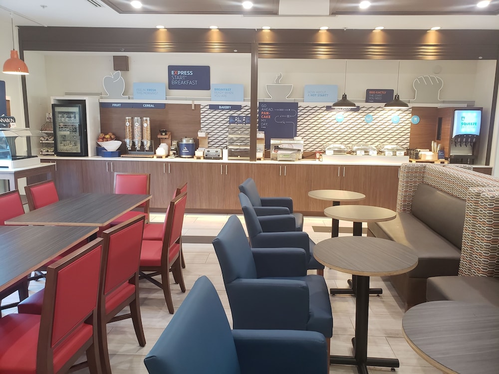 Holiday Inn Express Tampa N I-75 - University Area by IHG — Restaurant & bars in Tampa, Florida