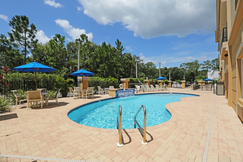 Holiday Inn Express Tampa N I-75 - University Area by IHG — Swimming pool in Tampa, Florida