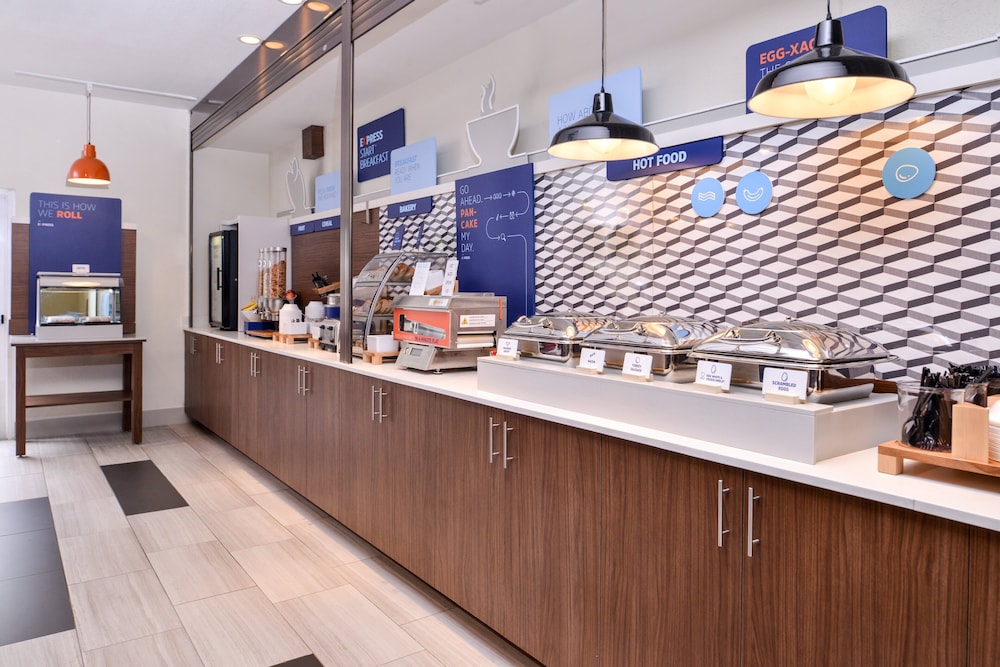 Holiday Inn Express Tampa N I-75 - University Area by IHG — Restaurant & bars in Tampa, Florida