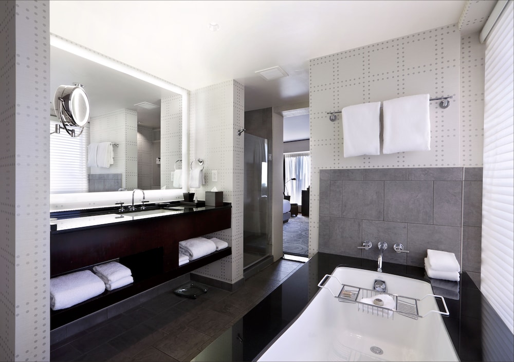 The Liberty, a Marriott Luxury Collection Hotel, Boston — Hotel rooms in Boston, Massachusetts