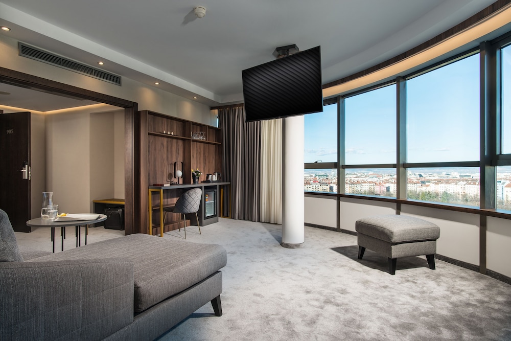 Rosslyn Central Park Hotel - zdjęcie 3
