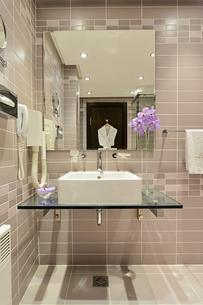 Rosslyn Central Park Hotel — Hotel rooms in Sofia, Sofia (province)