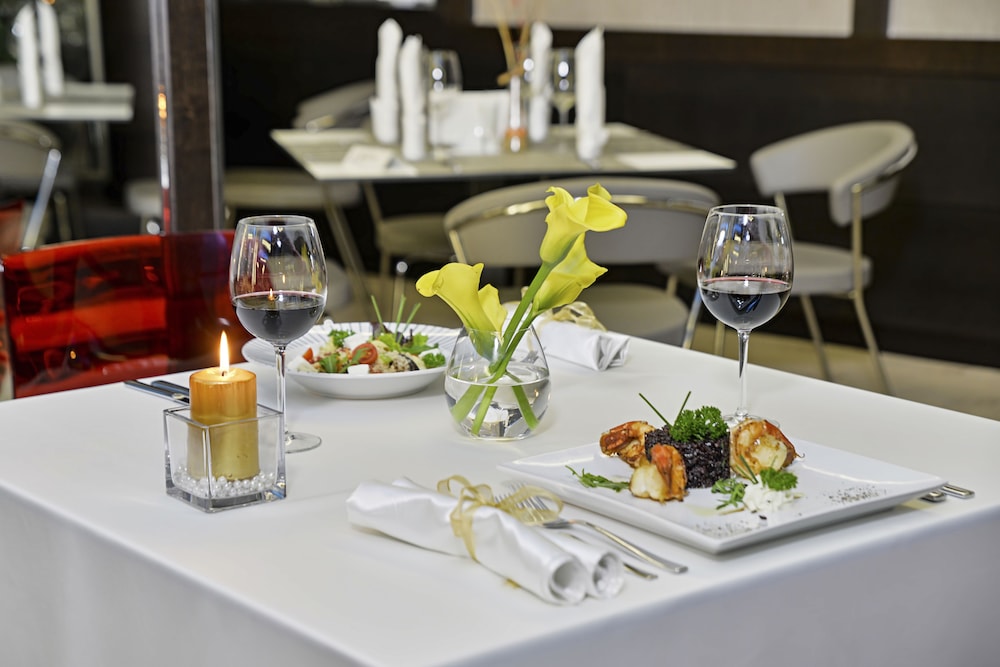Rosslyn Central Park Hotel — Restaurant & bars in Sofia, Sofia (province)