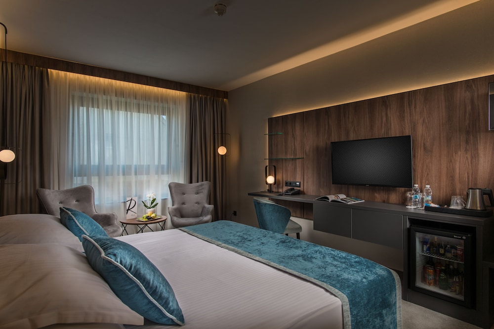 Rosslyn Central Park Hotel — Hotel rooms in Sofia, Sofia (province)