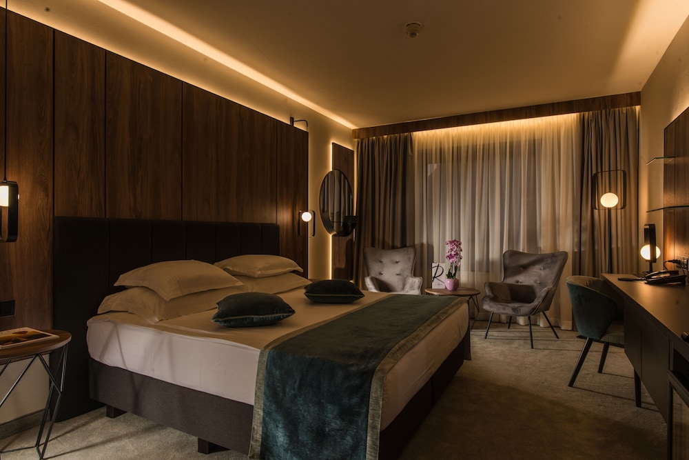 Rosslyn Central Park Hotel — Hotel rooms in Sofia, Sofia (province)