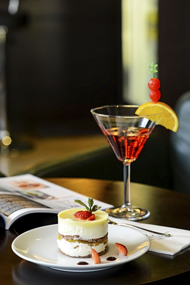 Rosslyn Central Park Hotel — Restaurant & bars in Sofia, Sofia (province)