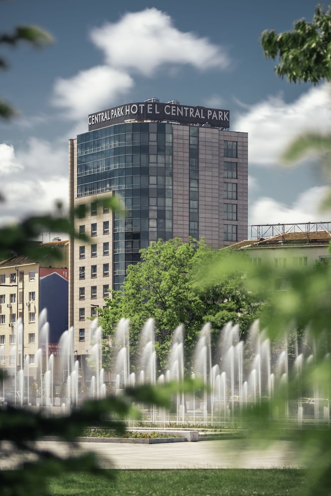 Rosslyn Central Park Hotel — Hotel building in Sofia, Sofia (province)