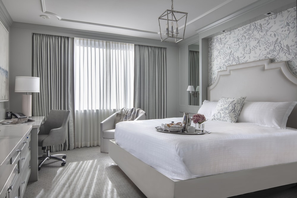 Hotel Monteleone, New Orleans — Hotel rooms in New Orleans, Louisiana