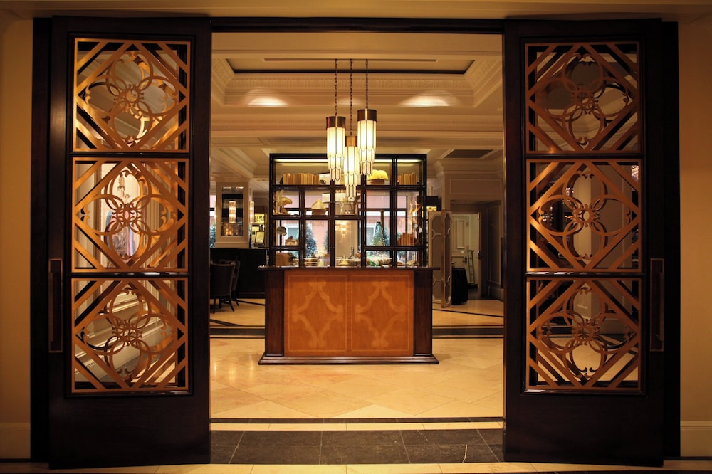 Hotel Monteleone, New Orleans — Restaurant & bars in New Orleans, Louisiana