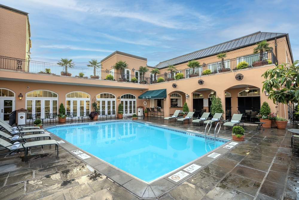 Hotel Monteleone, New Orleans — Swimming pool in New Orleans, Louisiana