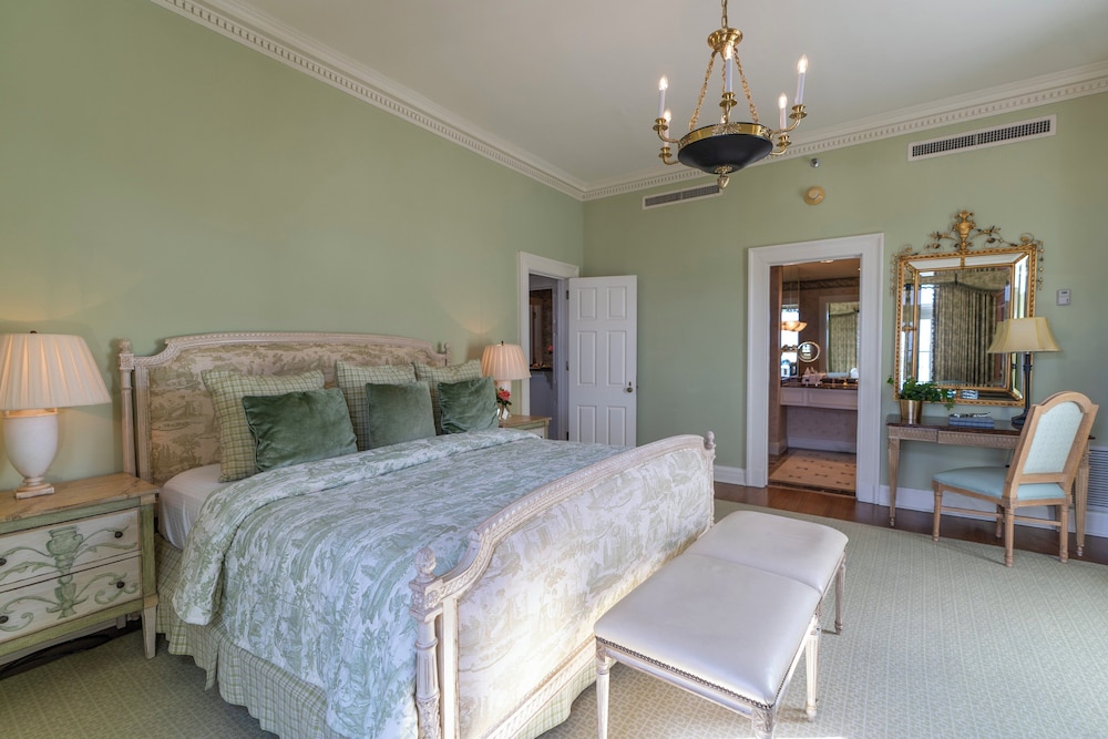 Hotel Monteleone, New Orleans — Hotel rooms in New Orleans, Louisiana