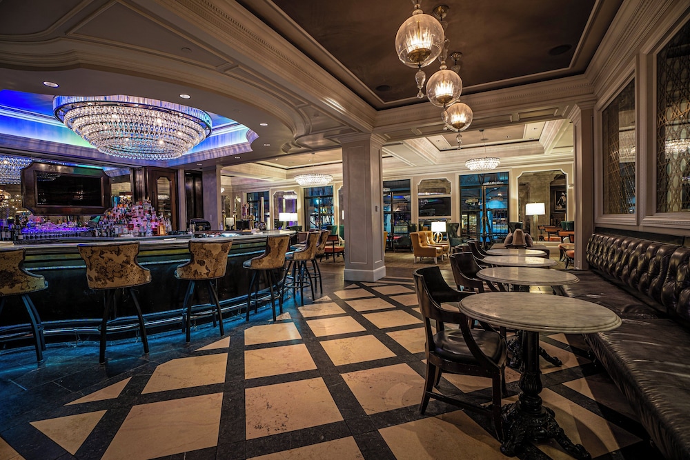 Hotel Monteleone, New Orleans — Restaurant & bars in New Orleans, Louisiana