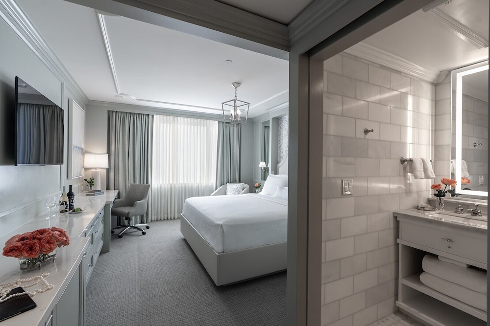 Hotel Monteleone, New Orleans — Hotel rooms in New Orleans, Louisiana