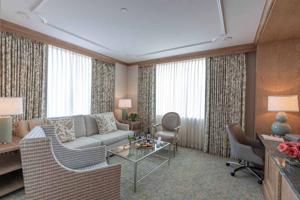 Hotel Monteleone, New Orleans — Hotel rooms in New Orleans, Louisiana