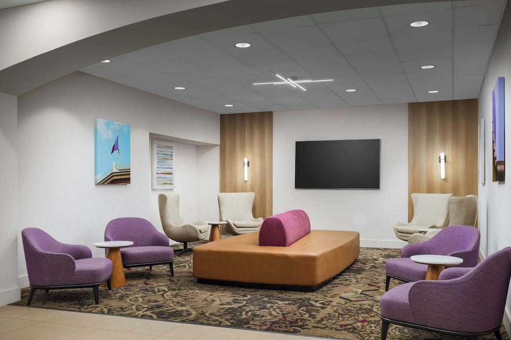Residence Inn by Marriott Orlando Lake Buena Vista — Hotel building in Orlando, Florida