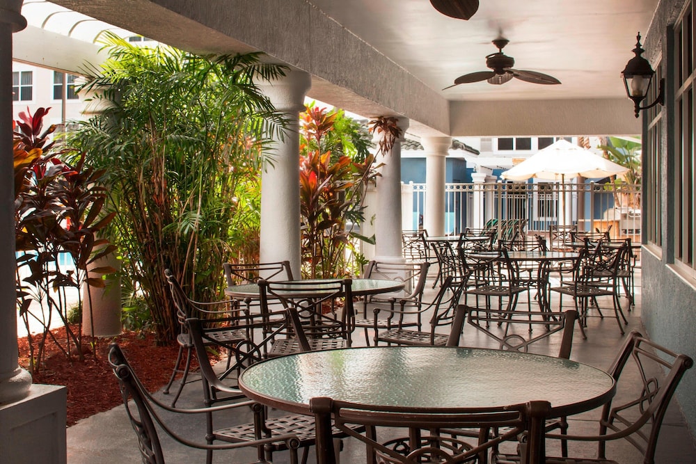 Residence Inn by Marriott Orlando Lake Buena Vista — Restaurant & bars in Orlando, Florida