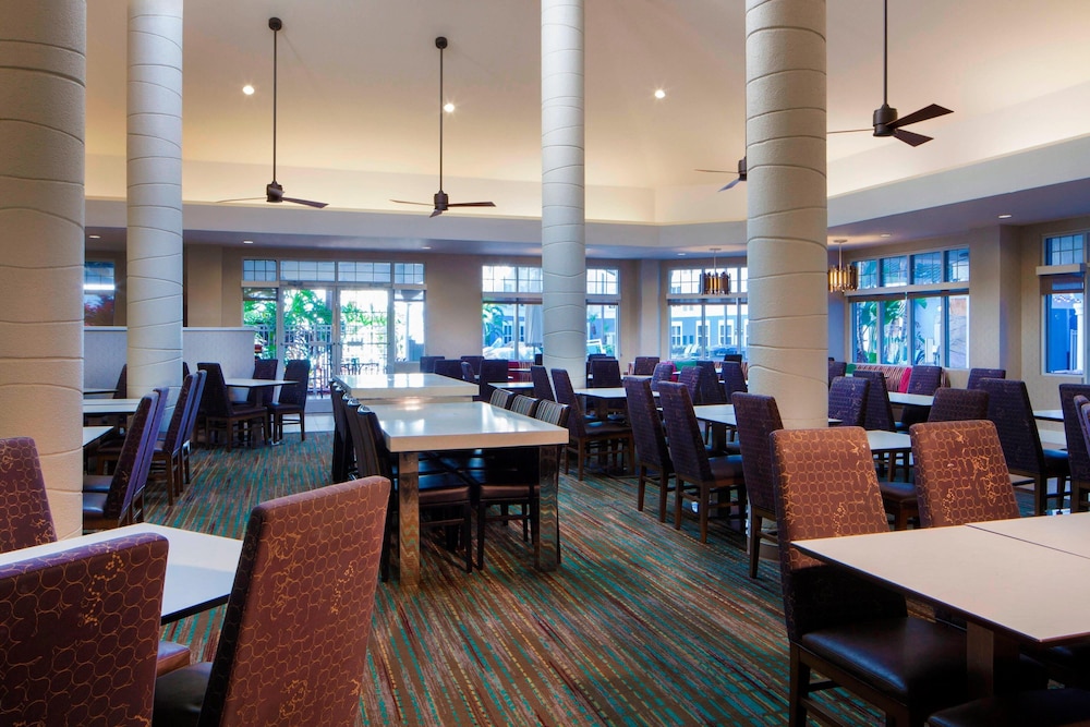 Residence Inn by Marriott Orlando Lake Buena Vista — Restaurant & bars in Orlando, Florida