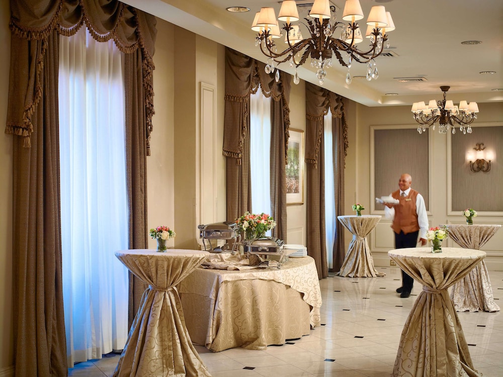 The Royal Sonesta New Orleans — Restaurant & bars in New Orleans, Louisiana