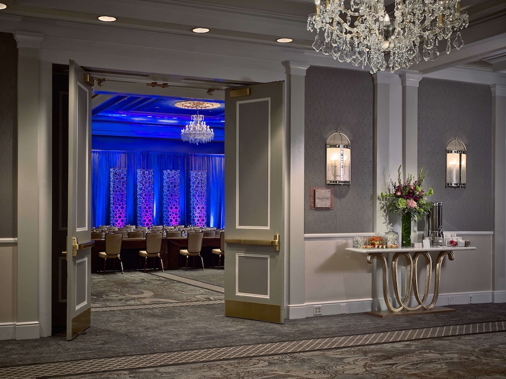 The Royal Sonesta New Orleans — Restaurant & bars in New Orleans, Louisiana