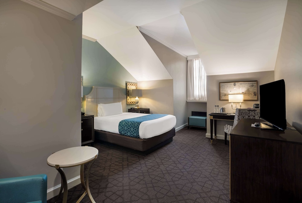 The Royal Sonesta New Orleans — Hotel rooms in New Orleans, Louisiana