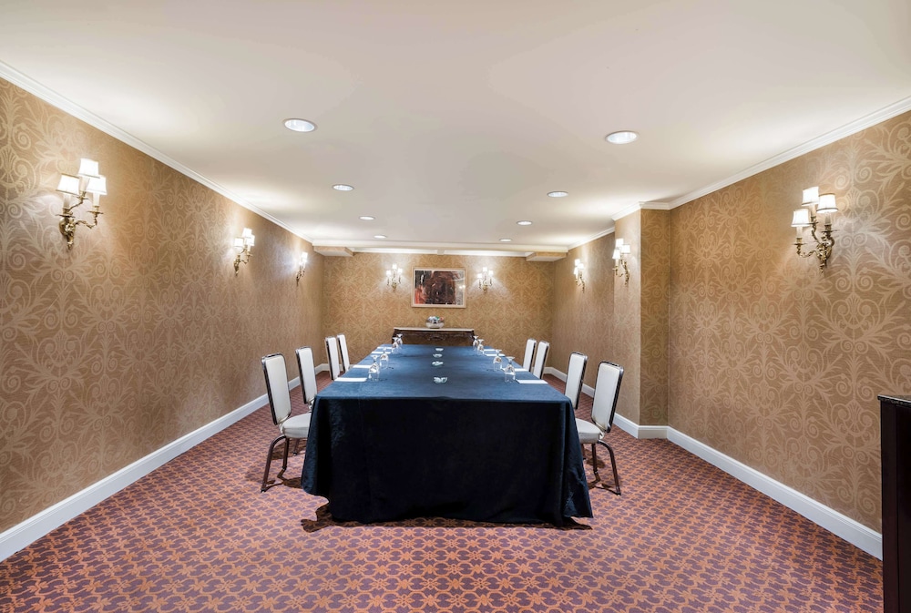 The Royal Sonesta New Orleans — Hotel building in New Orleans, Louisiana