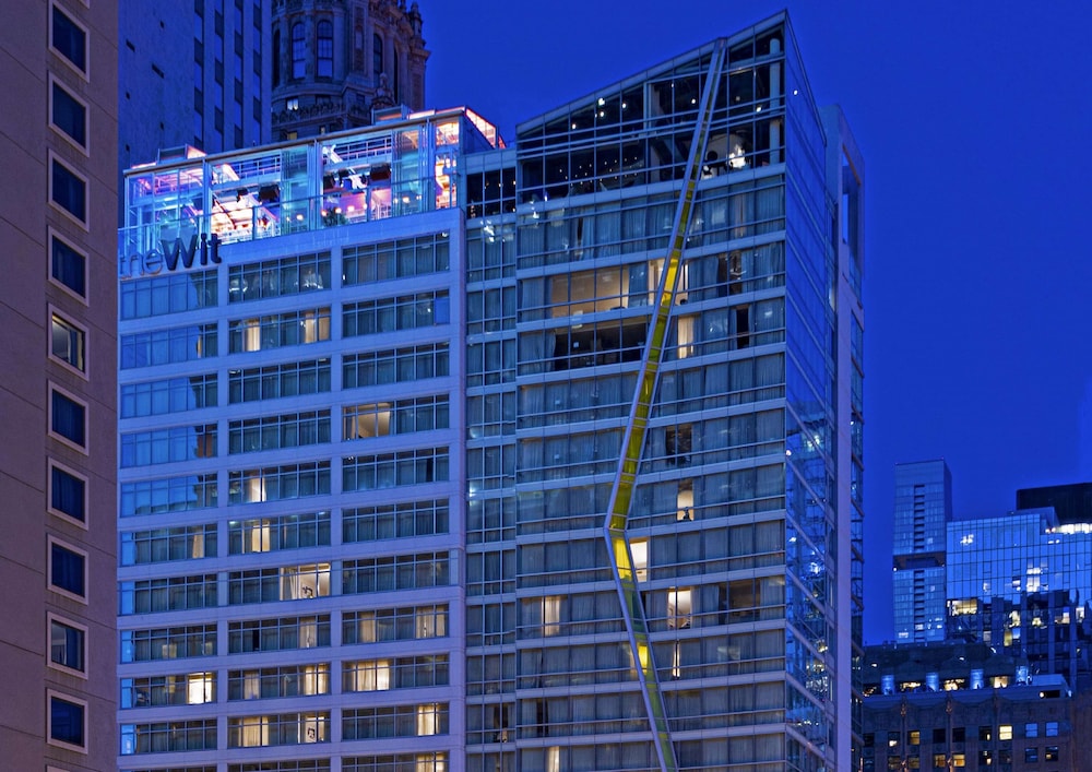 theWit Chicago, a Hilton Hotel — Hotel building in Chicago, Illinois