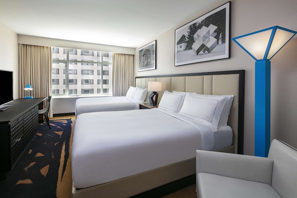 theWit Chicago, a Hilton Hotel — Hotel rooms in Chicago, Illinois