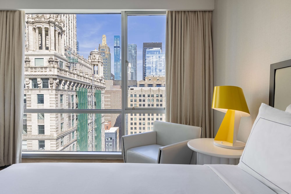 theWit Chicago, a Hilton Hotel — Hotel rooms in Chicago, Illinois