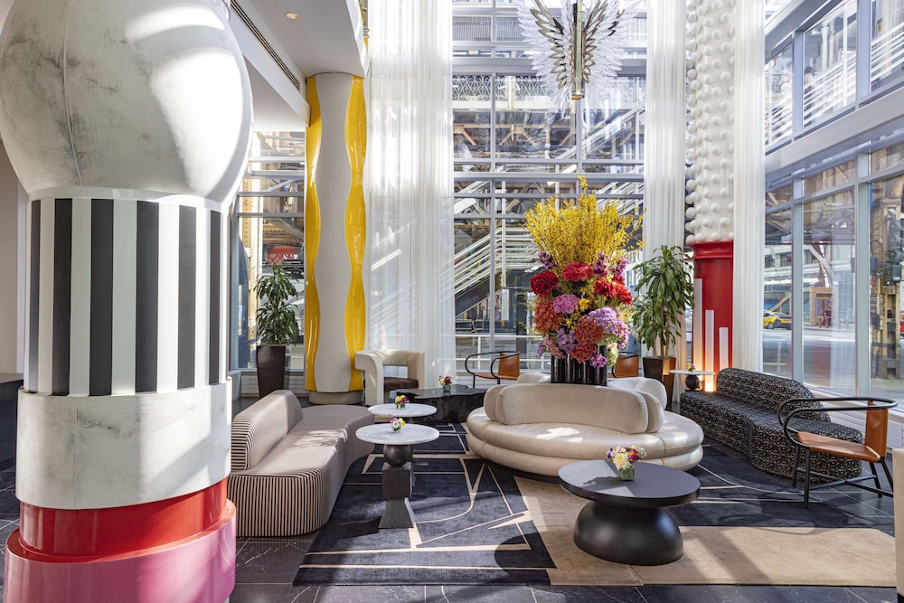 theWit Chicago, a Hilton Hotel — Hotel building in Chicago, Illinois