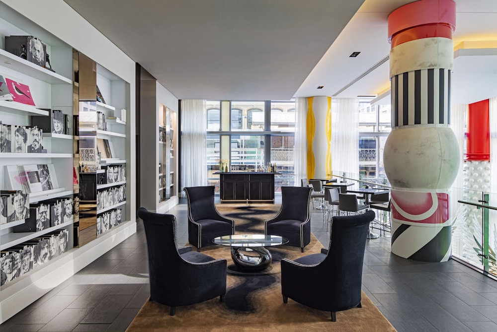 theWit Chicago, a Hilton Hotel — Restaurant & bars in Chicago, Illinois
