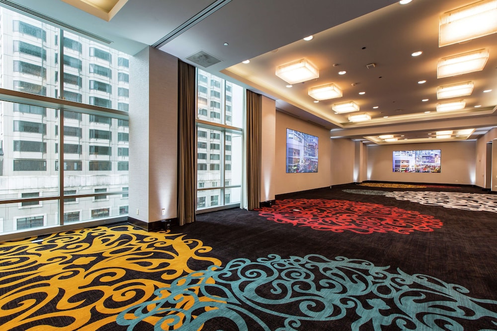 theWit Chicago, a Hilton Hotel — Hotel building in Chicago, Illinois