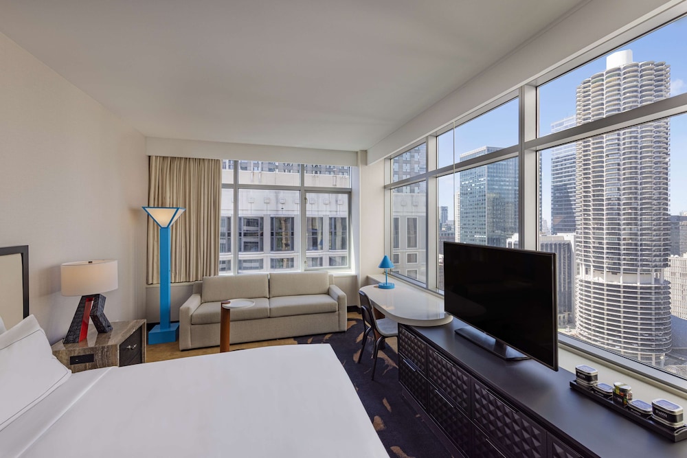 theWit Chicago, a Hilton Hotel — Hotel rooms in Chicago, Illinois