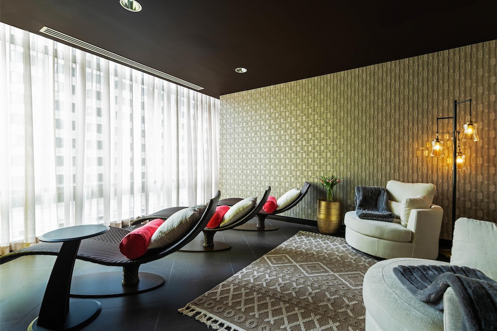 theWit Chicago, a Hilton Hotel — Spa in Chicago, Illinois