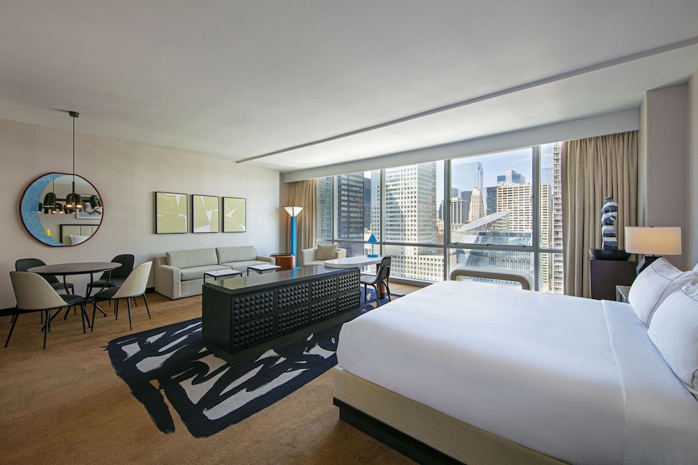theWit Chicago, a Hilton Hotel — Hotel rooms in Chicago, Illinois