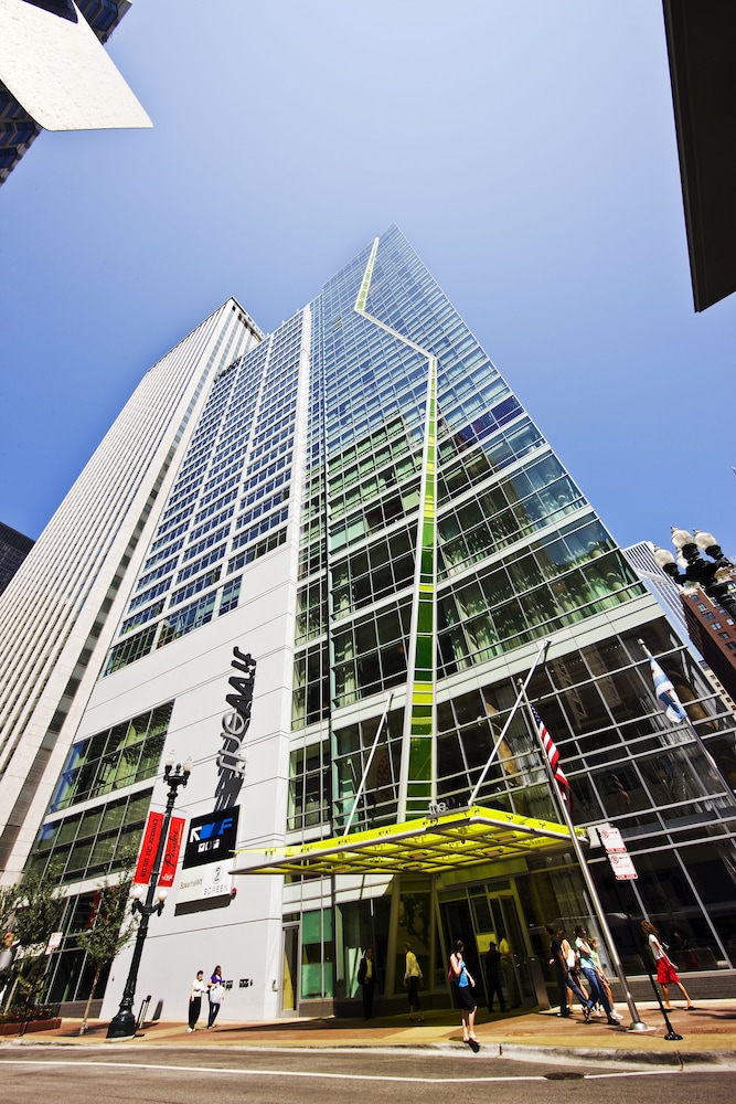 theWit Chicago, a Hilton Hotel — Hotel building in Chicago, Illinois