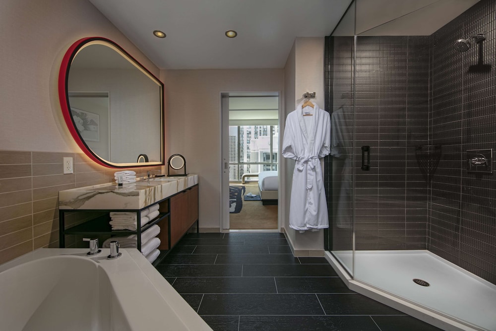 theWit Chicago, a Hilton Hotel — Hotel rooms in Chicago, Illinois