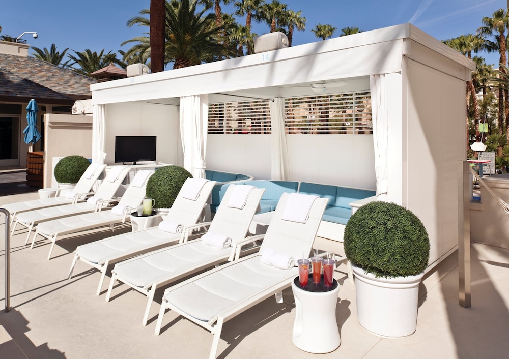 W Las Vegas — Swimming pool in Las Vegas, Nevada