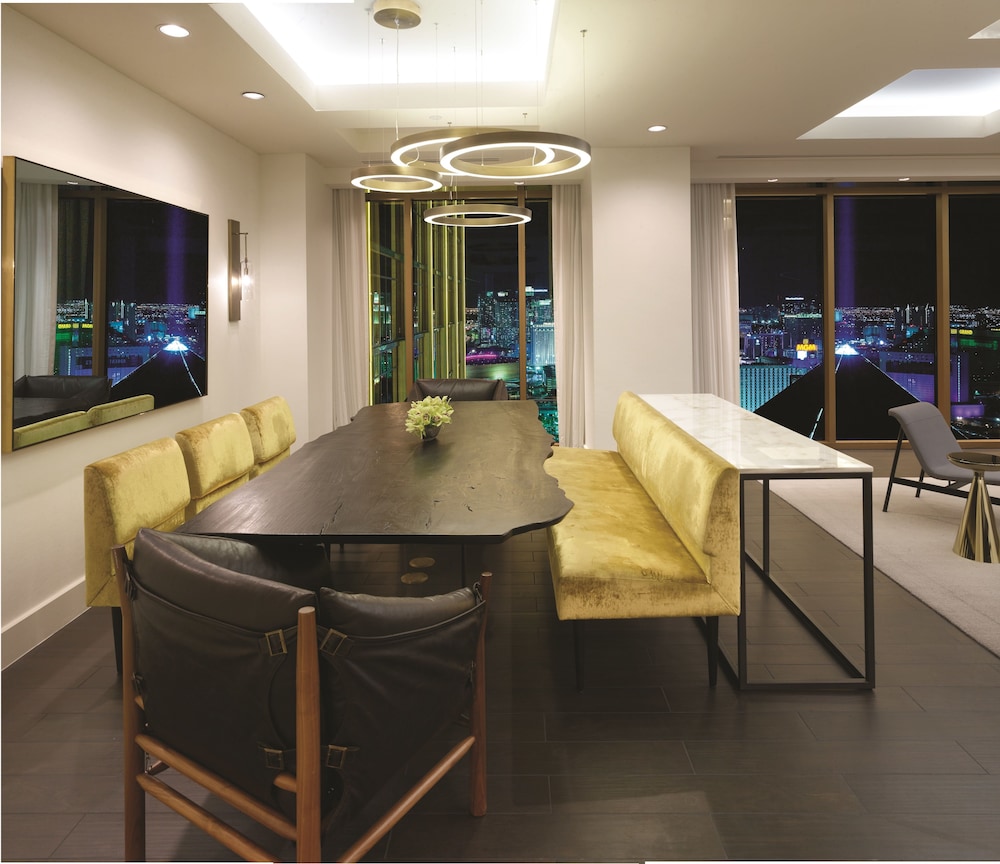 W Las Vegas — Hotel rooms in Las Vegas, Nevada